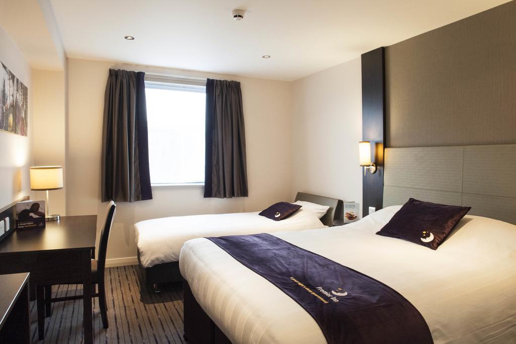 Premier Inn London City - Aldgate Oda fotoğraf